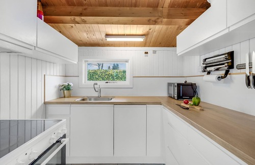 Bog By House | Nice and simple cottage with large garden on the island of Bogø.