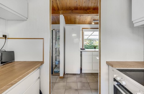 Bog By House | Nice and simple cottage with large garden on the island of Bogø.