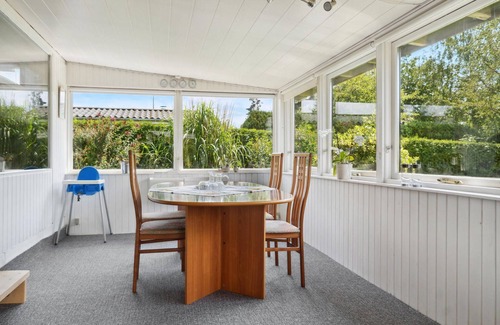 Bog By House | Nice and simple cottage with large garden on the island of Bogø.