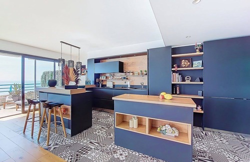 Alpes-Maritimes Apartment | Nice apartment for 4 people with A/C, WIFI, TV, terrace and panoramic view