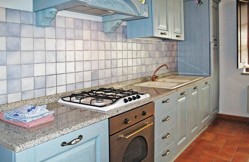 Rigutini Apartment | Nice apartment for 2 people with pool, WIFI, A/C, TV, patio and pets allowed