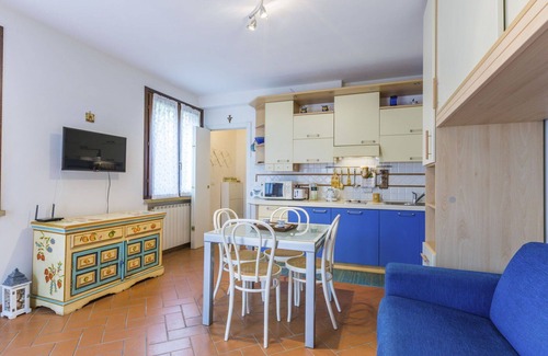 Monteverdi Marittimo Apartment | Nice apartment for 2 guests with pool, A/C, WIFI, TV, patio and pets allowed