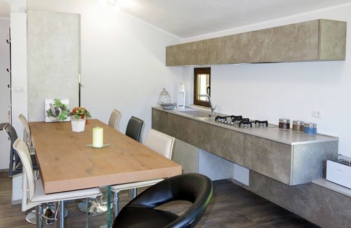 Cologna Spiaggia Villa | Nice apartment in villa with WIFI, pool, hot tub, A/C, TV, patio, pets allowed and panoramic view