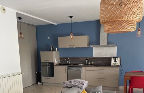 Pernes-les-Fontaines Apartment | Nice apartment at the foot of Mont Ventoux in Pernes les fontaines