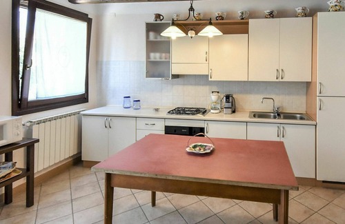 Ariano nel Polesine House | Nice apartment in villa for 9 people with WIFI, A/C, pool, TV and patio