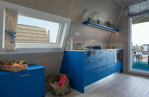 Lignano Sabbiadoro House | Nice apartment in villa for 6 people with WIFI, pool, A/C, TV, terrace and pets allowed