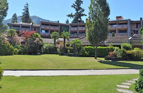 Porto Valtravaglia Apartment | Nice apartment for 5 people with pool, WIFI, TV and balcony