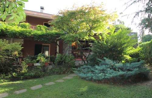 Porto Valtravaglia Apartment | Nice apartment for 3 people with WIFI, pool, TV and terrace