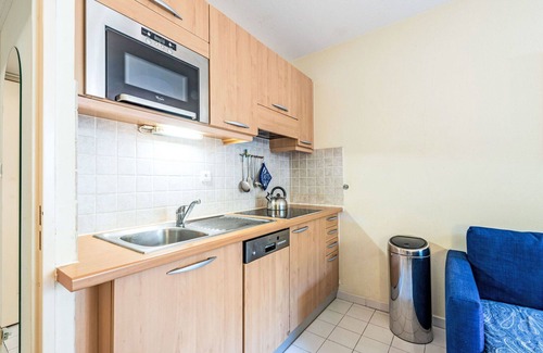 Cote d'Azur- French Riviera Apartment | Nice apartment for 4 guests with pool, WIFI, A/C, TV and balcony