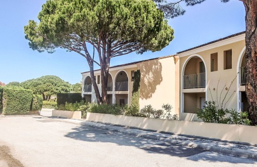 Cote d'Azur- French Riviera Apartment | Nice apartment for 4 guests with pool, WIFI, A/C, TV and balcony