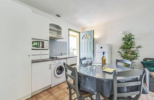 Cote d'Azur- French Riviera Apartment | Nice apartment for 4 people with pool, WIFI, TV, terrace, pets allowed and panoramic view