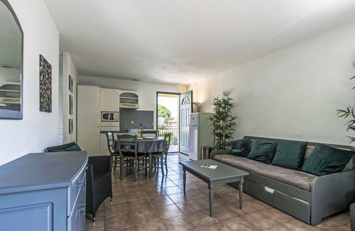 Cote d'Azur- French Riviera Apartment | Nice apartment for 4 people with pool, WIFI, TV, terrace, pets allowed and panoramic view