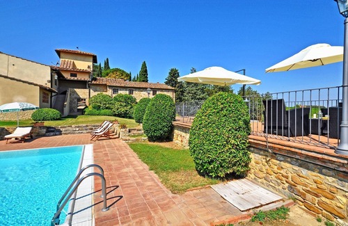 San Casciano in Val di Pesa Apartment | Nice apartment for 4 guests with WIFI, A/C, pool, TV and pets allowed, close to Greve In Chianti