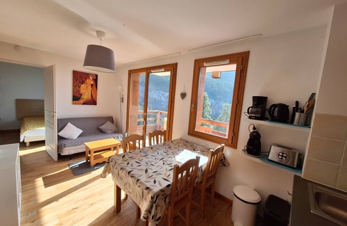 Les Orres Apartment | Nice apartment 6/8 pers in the heart of Les Orres 1800, 42m2, Mountain view, Swimming pool, Jacuzzi
