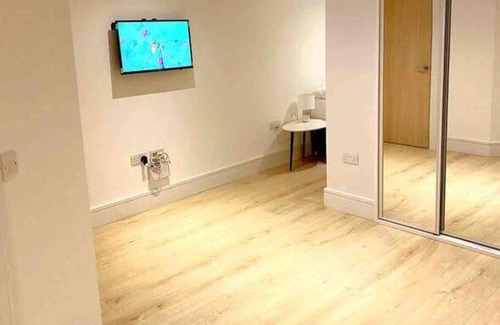 Loxford Apartment | Nice Apartment Close to Ilford Station , NETFLIX AND WI-FI FREE