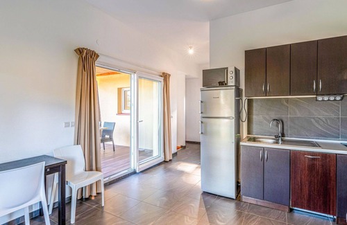 Favone Apartment | Nice apartment for 4 guests with A/C, pool, WIFI, TV, terrace and pets allowed