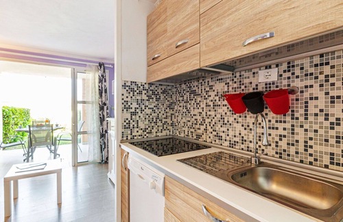 Agay Apartment | Nice apartment for 4 people with WIFI, pool, TV and patio