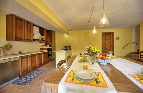 Villa A Sesta Apartment | Nice apartment for 4 guests with pool, WIFI, A/C, TV, terrace and panoramic view, close to Siena