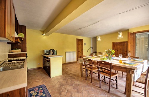 Villa A Sesta Apartment | Nice apartment for 4 guests with pool, WIFI, A/C, TV, terrace and panoramic view, close to Siena