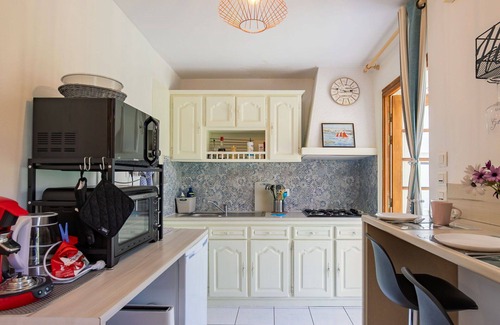 Kerlouan Apartment | Nice apartment for 2 guests with WIFI, TV, patio and pets allowed