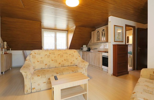 Balatonszemes Apartment | Nice apartment for 4 guests with A/C, WIFI, TV and patio