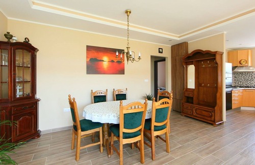 Balatonszemes Apartment | Nice apartment for 6 people with WIFI, hot tub, TV and terrace