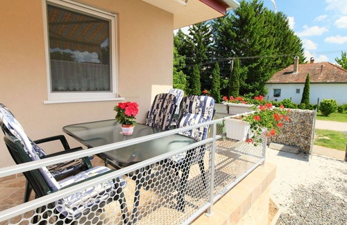 Balatonszemes Apartment | Nice apartment for 6 people with WIFI, hot tub, TV and terrace