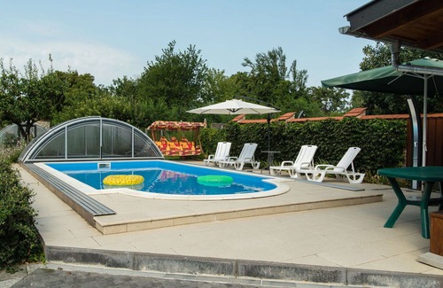 Balatonkeresztur Apartment | Nice apartment for 10 guests with A/C, WIFI, private pool, TV, balcony and parking