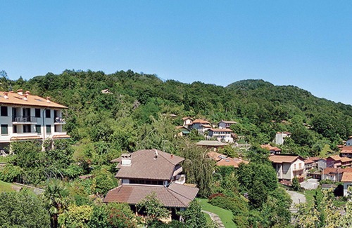 Fondotoce Apartment | Nice apartment for 3 people with WIFI, pool, TV, balcony and parking