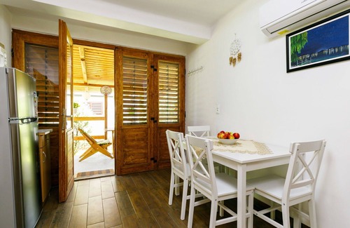 Fonyodliget Apartment | Nice apartment for 4 guests with A/C, WIFI, TV, terrace and pets allowed