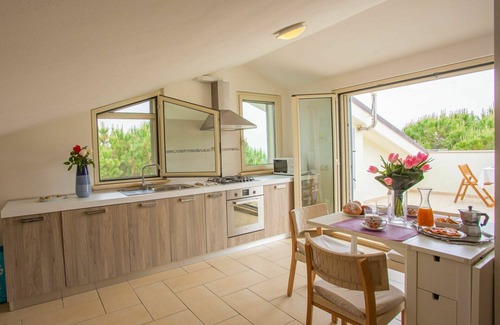 Pineto Apartment | Nice apartment for 4 guests with WIFI, A/C, TV, terrace, pets allowed and panoramic view