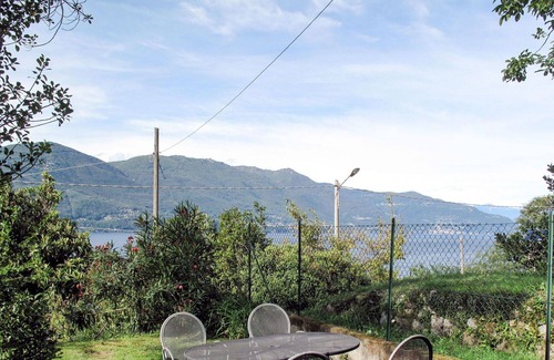 Castelveccana Apartment | Nice apartment for 4 guests with WIFI, TV, patio, pets allowed and parking