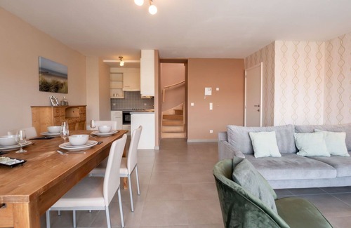 Bredene Apartment | Nice apartment for 4 guests with WIFI, TV, balcony and pets allowed