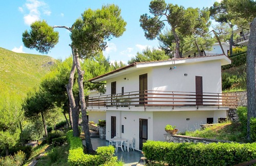 Sperlonga Apartment | Nice apartment for 4 people with pool, WIFI, A/C, TV, terrace and pets allowed