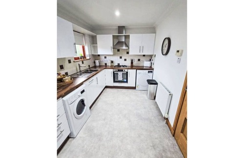 Forres Apartment | Nice apartment for 4 people with WIFI, TV and balcony