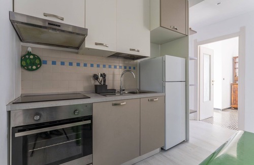 Pontedecimo Apartment | Nice apartment for 4 people with WIFI, A/C, TV, balcony and panoramic view, close to Portofino