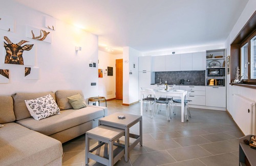 Alba Apartment | Nice apartment for 5 guests with WIFI, TV and balcony