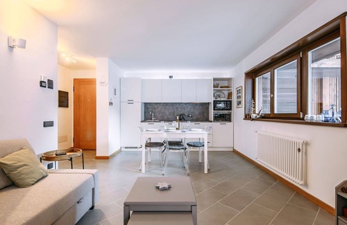 Alba Apartment | Nice apartment for 5 guests with WIFI, TV and balcony