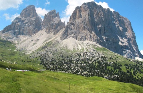 San Giovanni di Fassa Apartment | Nice apartment for 5 guests with WIFI, TV, balcony and parking