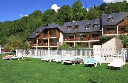 Peyragudes Apartment | Nice apartment for 5 guests with pool, WIFI, TV, terrace, pets allowed and parking