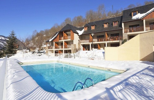 Peyragudes Apartment | Nice apartment for 5 guests with pool, WIFI, TV, terrace, pets allowed and parking