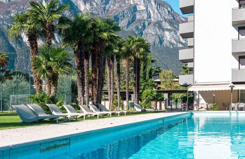 Riva del Garda Apartment | Nice apartment for 5 guests with WIFI, pool, TV and balcony