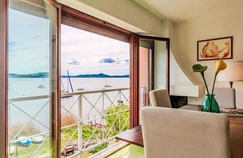Monvalle Apartment | Nice apartment for 5 people with pool, WIFI, TV, balcony and pets allowed
