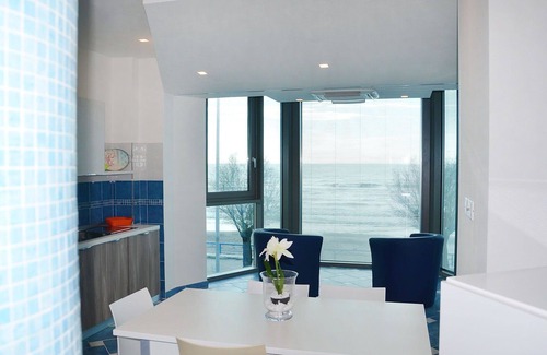 Latina Lido Apartment | Nice apartment for 5 guests with A/C, WIFI, pool, TV, balcony, pets allowed and parking