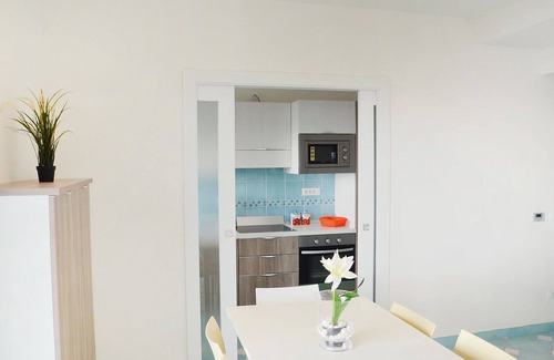 Terracina Apartment | Nice apartment for 5 guests with pool, WIFI, A/C, TV, balcony and pets allowed