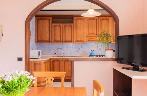 Verceia Apartment | Nice apartment for 5 people with WIFI, TV, balcony, pets allowed and parking