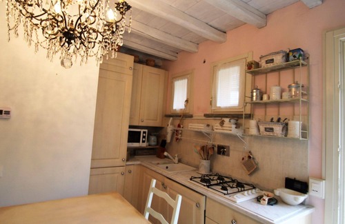 Cinque Terre Apartment | Nice apartment for 5 people with WIFI, pool, TV and patio