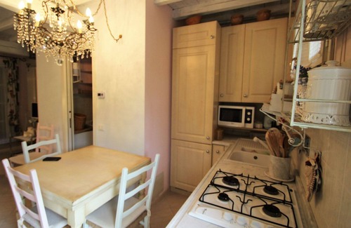 Cinque Terre Apartment | Nice apartment for 5 people with WIFI, pool, TV and patio