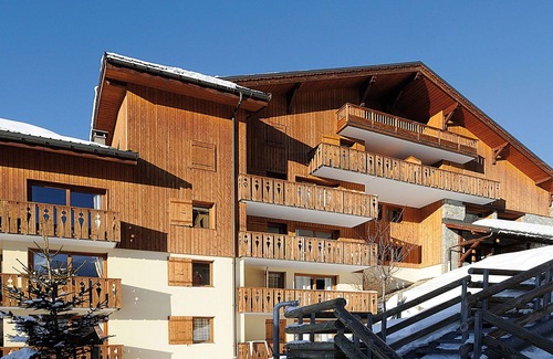 Plan Peisey Apartment | Nice apartment for 6 people with pool, WIFI, TV, terrace and pets allowed