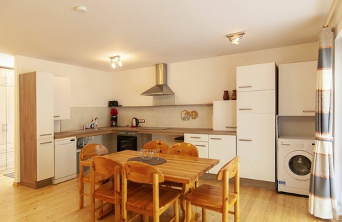 Trarbach Apartment | Nice apartment for 6 people with WIFI, hot tub, TV, patio, pets allowed and parking